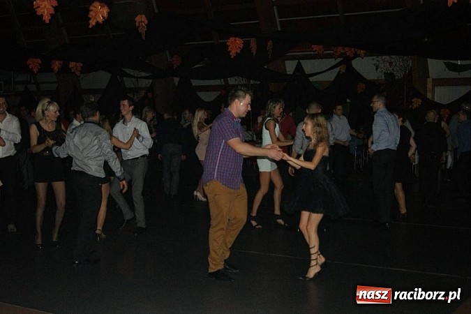 Zdjęcie w galerii na portalu naszraciborz.pl: Udana zabawa andrzejkowa w Syryni wiadomości z regionu