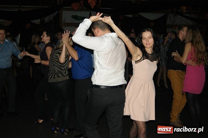 Zdjęcie w galerii na portalu naszraciborz.pl: Udana zabawa andrzejkowa w Syryni wiadomości z regionu