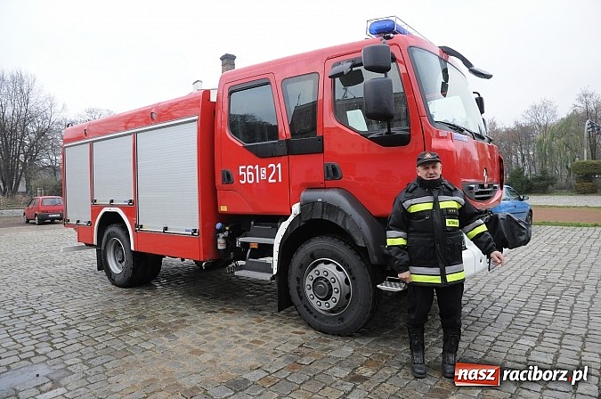Zdjęcie w galerii na portalu naszraciborz.pl: Nowe strażackie renault sprawuje się wyśmienicie wiadomości z regionu