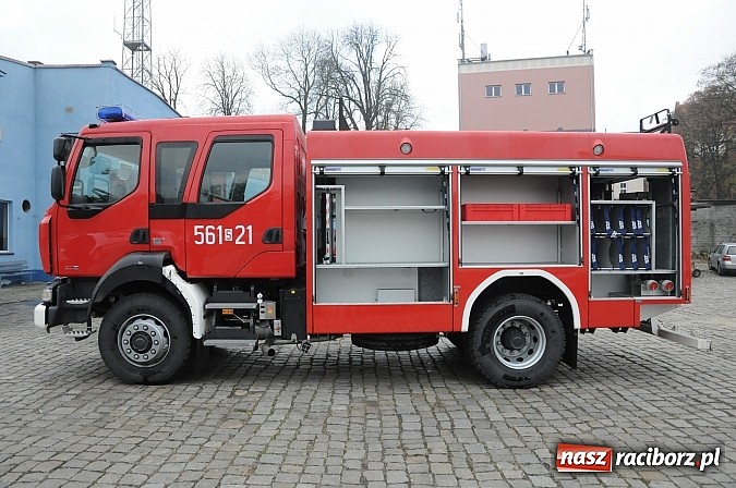 Zdjęcie w galerii na portalu naszraciborz.pl: Nowe strażackie renault sprawuje się wyśmienicie wiadomości z regionu