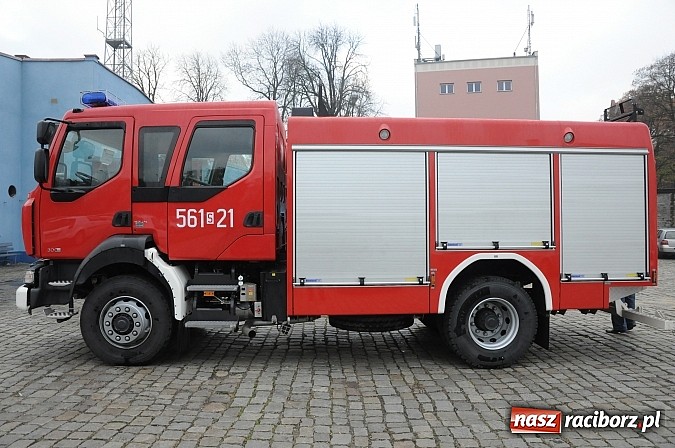 Zdjęcie w galerii na portalu naszraciborz.pl: Nowe strażackie renault sprawuje się wyśmienicie wiadomości z regionu