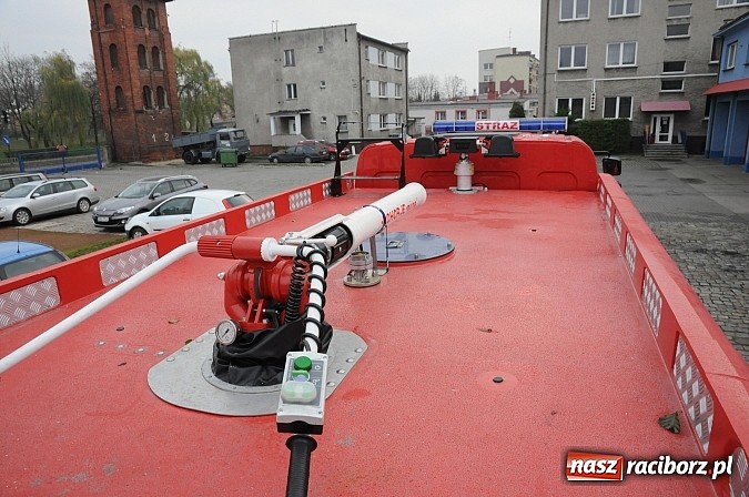 Zdjęcie w galerii na portalu naszraciborz.pl: Nowe strażackie renault sprawuje się wyśmienicie wiadomości z regionu