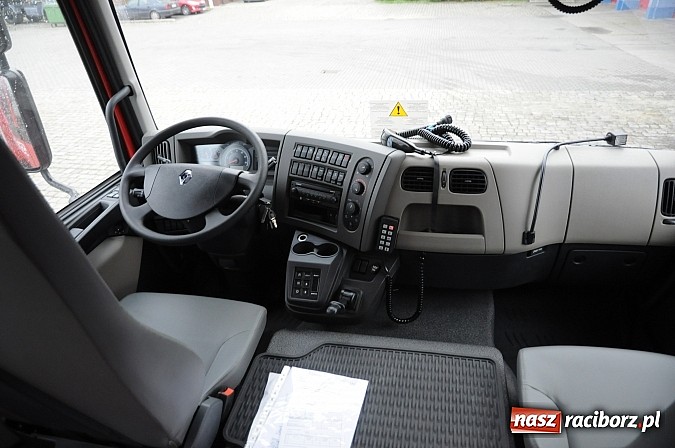 Zdjęcie w galerii na portalu naszraciborz.pl: Nowe strażackie renault sprawuje się wyśmienicie wiadomości z regionu