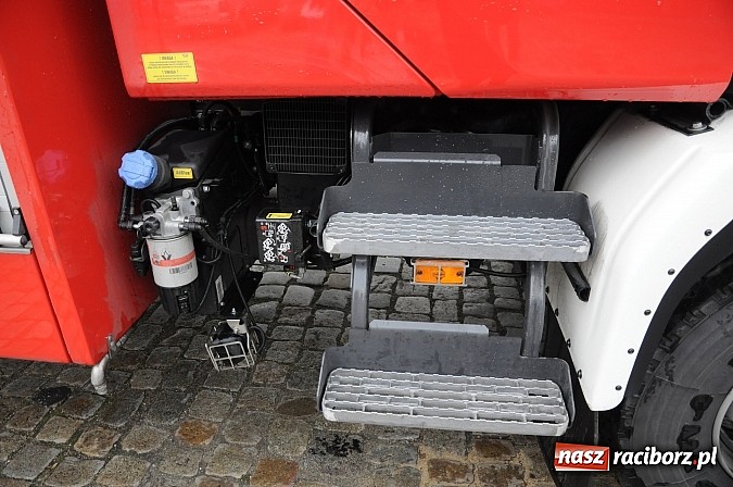 Zdjęcie w galerii na portalu naszraciborz.pl: Nowe strażackie renault sprawuje się wyśmienicie wiadomości z regionu