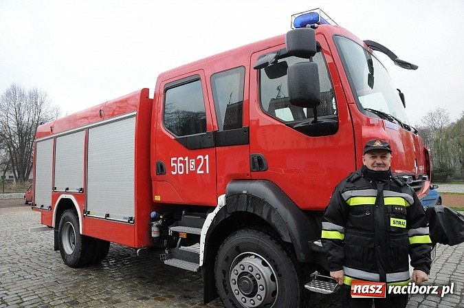 Zdjęcie w galerii na portalu naszraciborz.pl: Nowe strażackie renault sprawuje się wyśmienicie wiadomości z regionu