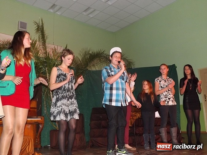 Zdjęcie w galerii na portalu naszraciborz.pl: Koncert Jesienny w GOK-u w Kobyli wiadomości z regionu