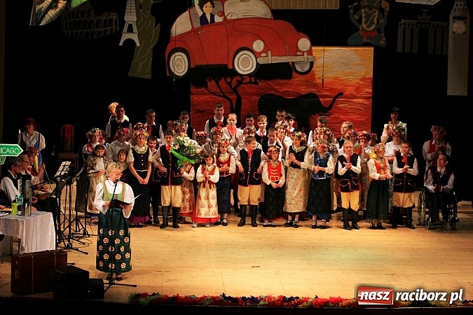 Zdjęcie w galerii na portalu naszraciborz.pl: Biesiada Śląska Szkół Specjalnych - Bajtel Gala wiadomości z regionu