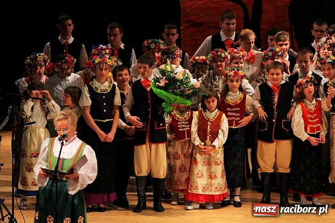 Zdjęcie w galerii na portalu naszraciborz.pl: Biesiada Śląska Szkół Specjalnych - Bajtel Gala wiadomości z regionu