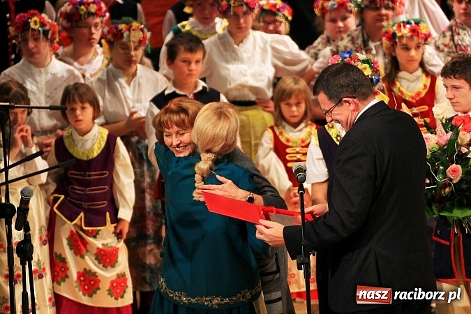 Zdjęcie w galerii na portalu naszraciborz.pl: Biesiada Śląska Szkół Specjalnych - Bajtel Gala wiadomości z regionu