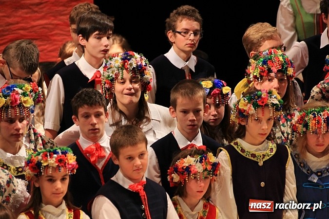 Zdjęcie w galerii na portalu naszraciborz.pl: Biesiada Śląska Szkół Specjalnych - Bajtel Gala wiadomości z regionu