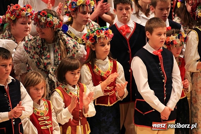 Zdjęcie w galerii na portalu naszraciborz.pl: Biesiada Śląska Szkół Specjalnych - Bajtel Gala wiadomości z regionu