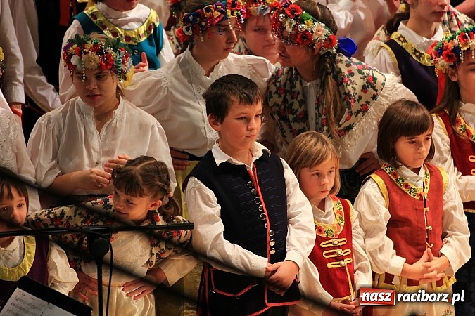 Zdjęcie w galerii na portalu naszraciborz.pl: Biesiada Śląska Szkół Specjalnych - Bajtel Gala wiadomości z regionu