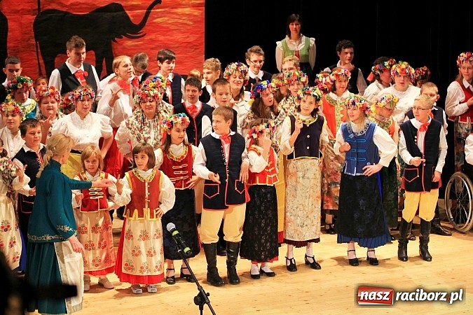 Zdjęcie w galerii na portalu naszraciborz.pl: Biesiada Śląska Szkół Specjalnych - Bajtel Gala wiadomości z regionu