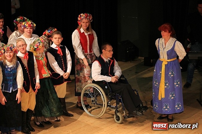 Zdjęcie w galerii na portalu naszraciborz.pl: Biesiada Śląska Szkół Specjalnych - Bajtel Gala wiadomości z regionu