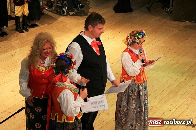 Zdjęcie w galerii na portalu naszraciborz.pl: Biesiada Śląska Szkół Specjalnych - Bajtel Gala wiadomości z regionu