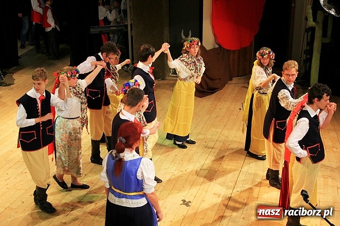 Zdjęcie w galerii na portalu naszraciborz.pl: Biesiada Śląska Szkół Specjalnych - Bajtel Gala wiadomości z regionu