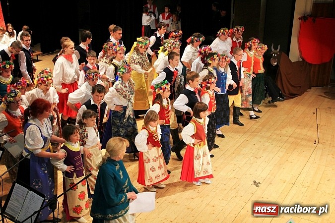 Zdjęcie w galerii na portalu naszraciborz.pl: Biesiada Śląska Szkół Specjalnych - Bajtel Gala wiadomości z regionu