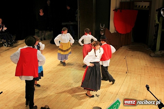 Zdjęcie w galerii na portalu naszraciborz.pl: Biesiada Śląska Szkół Specjalnych - Bajtel Gala wiadomości z regionu