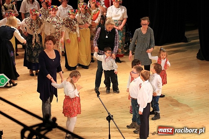 Zdjęcie w galerii na portalu naszraciborz.pl: Biesiada Śląska Szkół Specjalnych - Bajtel Gala wiadomości z regionu