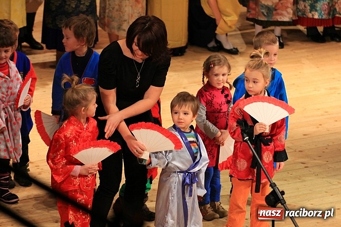 Zdjęcie w galerii na portalu naszraciborz.pl: Biesiada Śląska Szkół Specjalnych - Bajtel Gala wiadomości z regionu