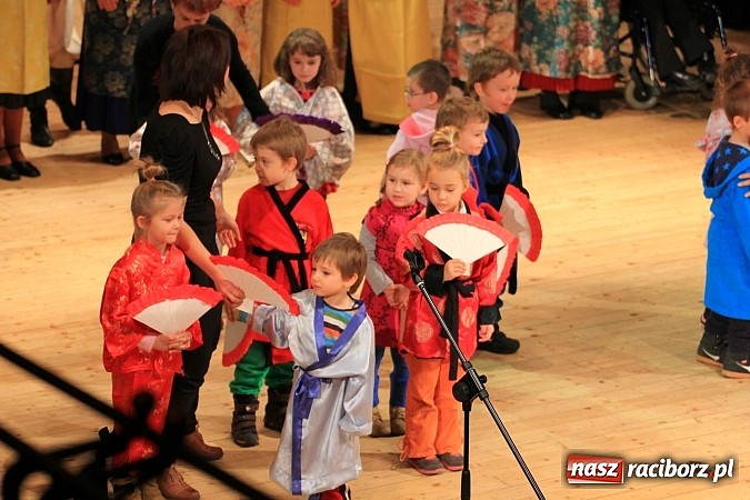 Zdjęcie w galerii na portalu naszraciborz.pl: Biesiada Śląska Szkół Specjalnych - Bajtel Gala wiadomości z regionu