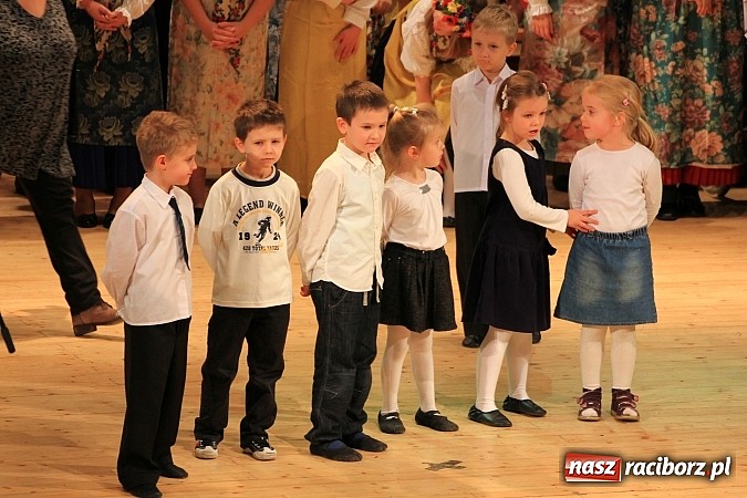 Zdjęcie w galerii na portalu naszraciborz.pl: Biesiada Śląska Szkół Specjalnych - Bajtel Gala wiadomości z regionu