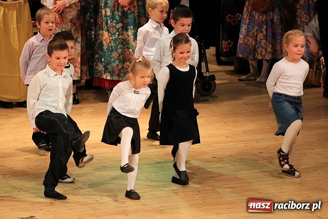 Zdjęcie w galerii na portalu naszraciborz.pl: Biesiada Śląska Szkół Specjalnych - Bajtel Gala wiadomości z regionu