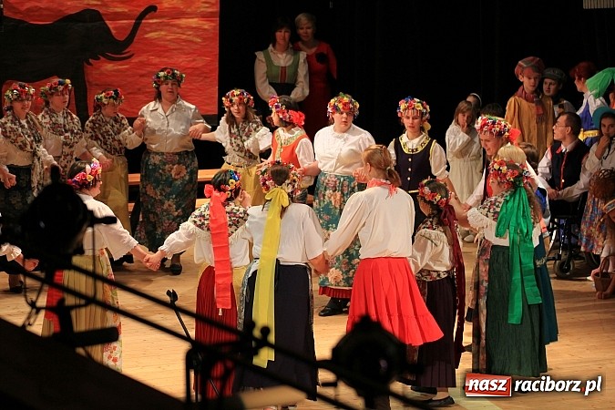 Zdjęcie w galerii na portalu naszraciborz.pl: Biesiada Śląska Szkół Specjalnych - Bajtel Gala wiadomości z regionu