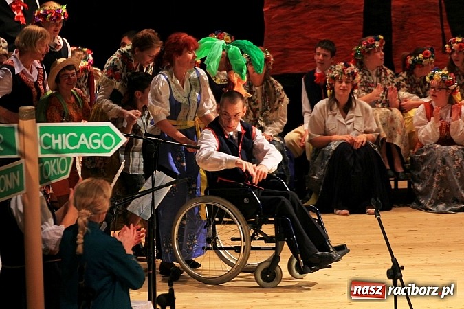 Zdjęcie w galerii na portalu naszraciborz.pl: Biesiada Śląska Szkół Specjalnych - Bajtel Gala wiadomości z regionu