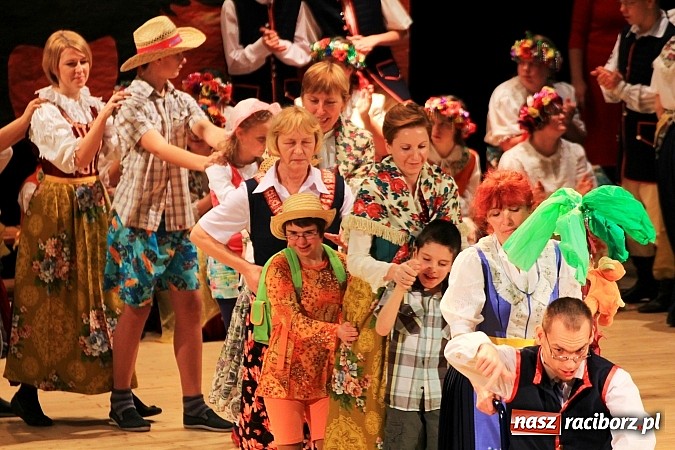 Zdjęcie w galerii na portalu naszraciborz.pl: Biesiada Śląska Szkół Specjalnych - Bajtel Gala wiadomości z regionu