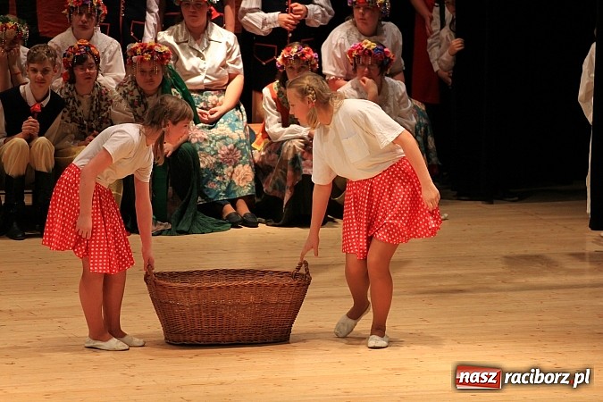 Zdjęcie w galerii na portalu naszraciborz.pl: Biesiada Śląska Szkół Specjalnych - Bajtel Gala wiadomości z regionu