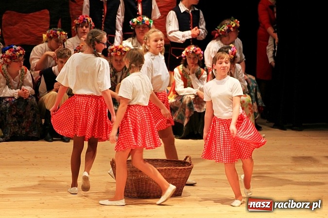 Zdjęcie w galerii na portalu naszraciborz.pl: Biesiada Śląska Szkół Specjalnych - Bajtel Gala wiadomości z regionu