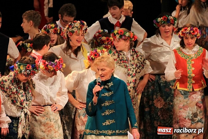 Zdjęcie w galerii na portalu naszraciborz.pl: Biesiada Śląska Szkół Specjalnych - Bajtel Gala wiadomości z regionu