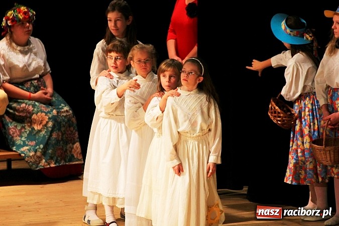 Zdjęcie w galerii na portalu naszraciborz.pl: Biesiada Śląska Szkół Specjalnych - Bajtel Gala wiadomości z regionu