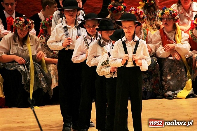 Zdjęcie w galerii na portalu naszraciborz.pl: Biesiada Śląska Szkół Specjalnych - Bajtel Gala wiadomości z regionu