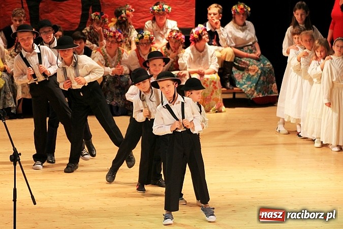 Zdjęcie w galerii na portalu naszraciborz.pl: Biesiada Śląska Szkół Specjalnych - Bajtel Gala wiadomości z regionu