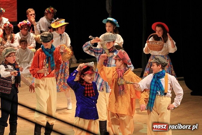 Zdjęcie w galerii na portalu naszraciborz.pl: Biesiada Śląska Szkół Specjalnych - Bajtel Gala wiadomości z regionu