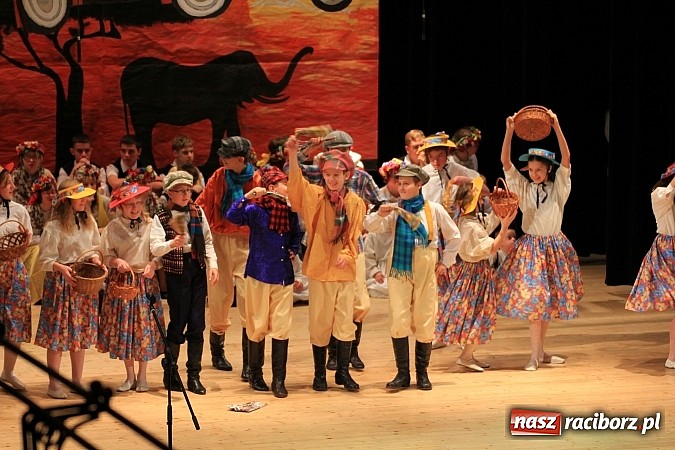 Zdjęcie w galerii na portalu naszraciborz.pl: Biesiada Śląska Szkół Specjalnych - Bajtel Gala wiadomości z regionu