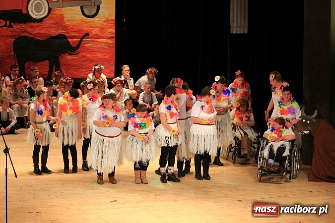 Zdjęcie w galerii na portalu naszraciborz.pl: Biesiada Śląska Szkół Specjalnych - Bajtel Gala wiadomości z regionu