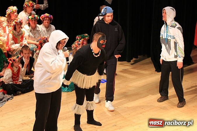 Zdjęcie w galerii na portalu naszraciborz.pl: Biesiada Śląska Szkół Specjalnych - Bajtel Gala wiadomości z regionu