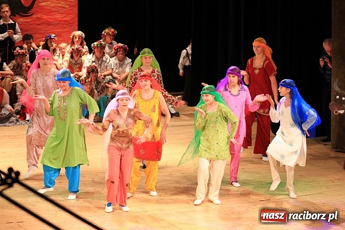 Zdjęcie w galerii na portalu naszraciborz.pl: Biesiada Śląska Szkół Specjalnych - Bajtel Gala wiadomości z regionu