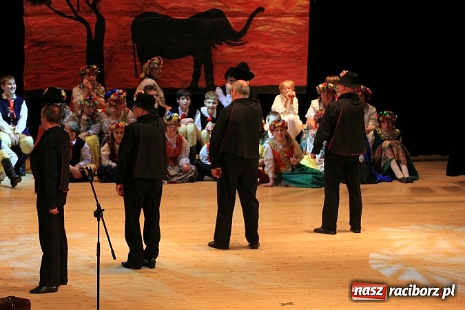 Zdjęcie w galerii na portalu naszraciborz.pl: Biesiada Śląska Szkół Specjalnych - Bajtel Gala wiadomości z regionu