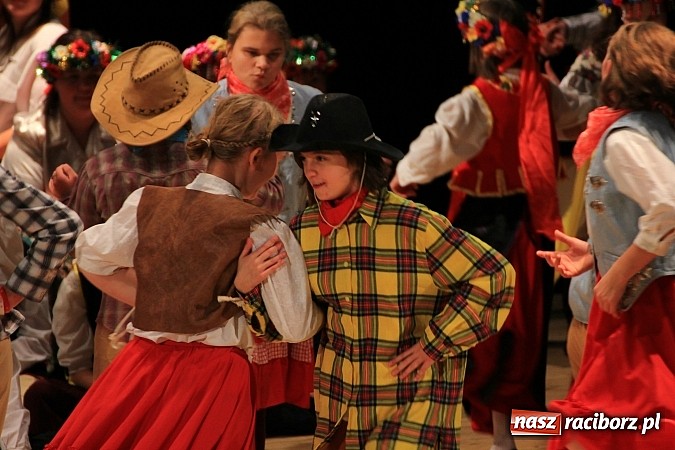 Zdjęcie w galerii na portalu naszraciborz.pl: Biesiada Śląska Szkół Specjalnych - Bajtel Gala wiadomości z regionu