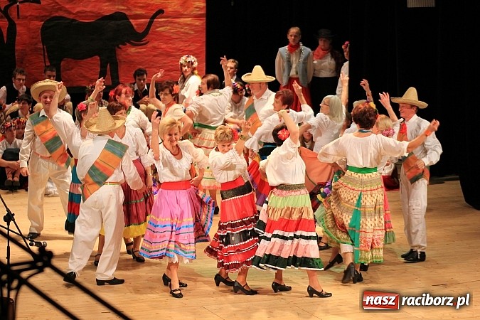 Zdjęcie w galerii na portalu naszraciborz.pl: Biesiada Śląska Szkół Specjalnych - Bajtel Gala wiadomości z regionu