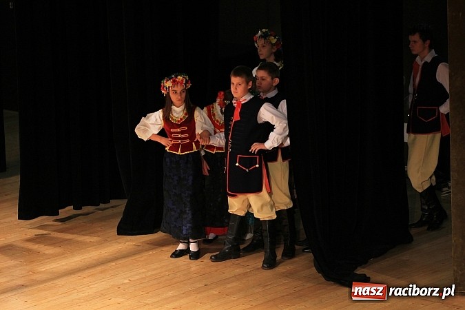 Zdjęcie w galerii na portalu naszraciborz.pl: Biesiada Śląska Szkół Specjalnych - Bajtel Gala wiadomości z regionu