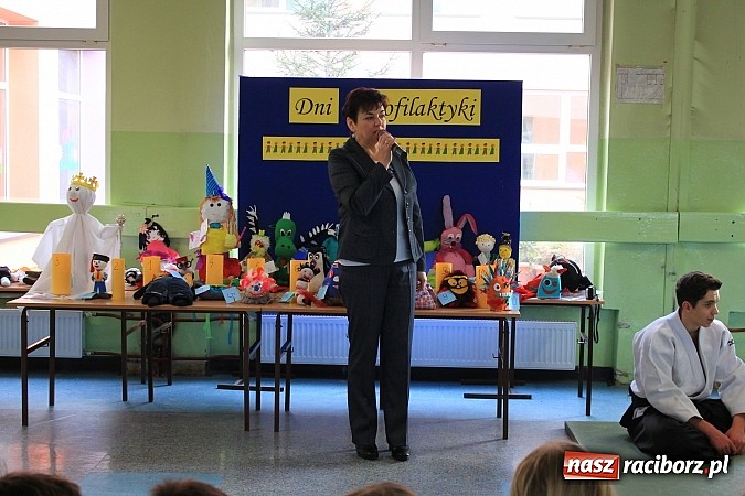 Zdjęcie w galerii na portalu naszraciborz.pl: O skutkach zażywania narkotyków w SP 15 wiadomości z regionu