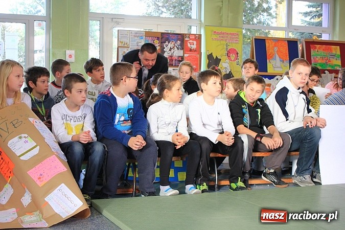 Zdjęcie w galerii na portalu naszraciborz.pl: O skutkach zażywania narkotyków w SP 15 wiadomości z regionu