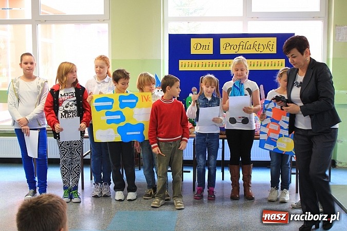 Zdjęcie w galerii na portalu naszraciborz.pl: O skutkach zażywania narkotyków w SP 15 wiadomości z regionu