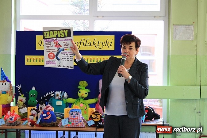 Zdjęcie w galerii na portalu naszraciborz.pl: O skutkach zażywania narkotyków w SP 15 wiadomości z regionu