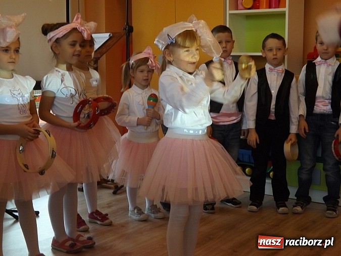 Zdjęcie w galerii na portalu naszraciborz.pl: ZSP w Pogrzebieniu ma nowe przedszkole wiadomości z regionu